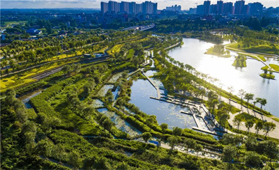 在海綿城市建設(shè)中，首先要解決的問題是雨水收集